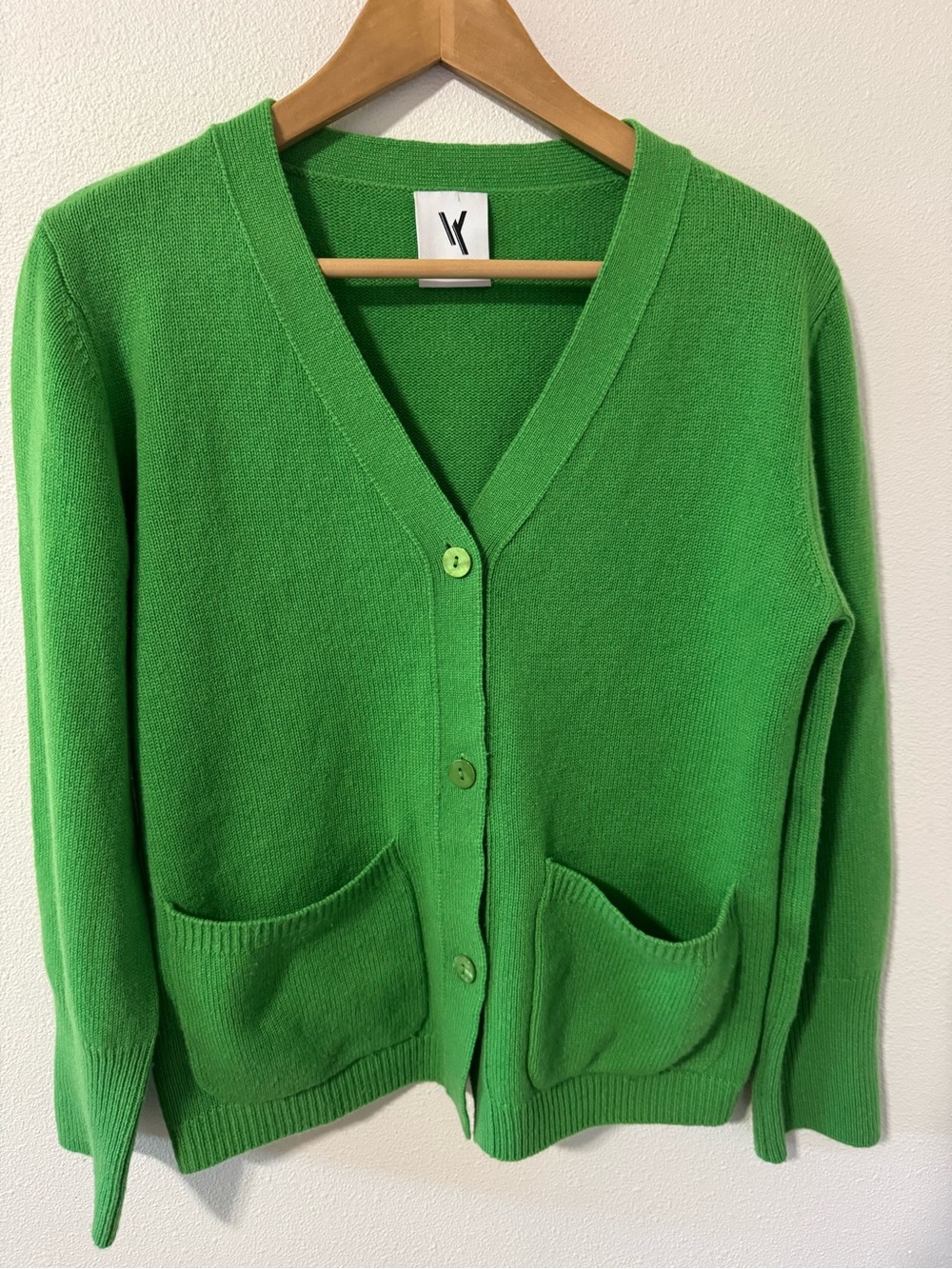 Van Kukil Virgin Cashmere V Neck Pocket Button Cardigan Green Quiet Luxury-M